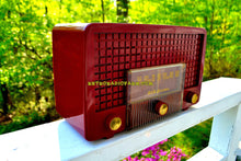 画像をギャラリービューアに読み込む, SOLD! - May 25, 2018 - CRANBERRY RED Mid Century Retro Vintage 1955 RCA Victor Model 5X-564 AM Tube Radio Great Sounding! - [product_type} - RCA Victor - Retro Radio Farm