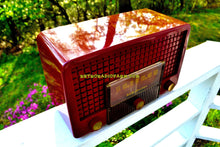 Charger l&#39;image dans la galerie, SOLD! - May 25, 2018 - CRANBERRY RED Mid Century Retro Vintage 1955 RCA Victor Model 5X-564 AM Tube Radio Great Sounding! - [product_type} - RCA Victor - Retro Radio Farm