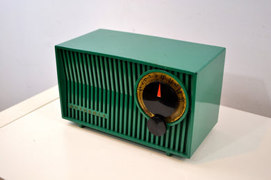 SOLD! - Feb.21, 2020 - Kelly Green 1953 Motorola 53R(5) Tube AM Antique Radio Nice Color! Nice Performer!