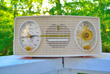 Load image into Gallery viewer, SOLD! - Nov 20, 2018 - Mayfair Pink Mid Century Vintage 1955 Zenith Model B514V AM Tube Radio Excellent Condition! - [product_type} - Zenith - Retro Radio Farm