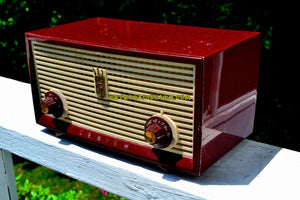 売れました！ - 2018 年 11 月 23 日 - バーガンディ レトロ ヴィンテージ 1957 ゼニス A508R AM 真空管ラジオ 大音量でクリアなサウンド!