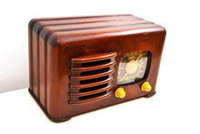 Load image into Gallery viewer, Mahogany Brown Wood 1941 Zenith Model 6-D-525 AM Vacuum Tube Radio Super Performer!