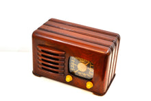 Load image into Gallery viewer, Mahogany Brown Wood 1941 Zenith Model 6-D-525 AM Vacuum Tube Radio Super Performer!