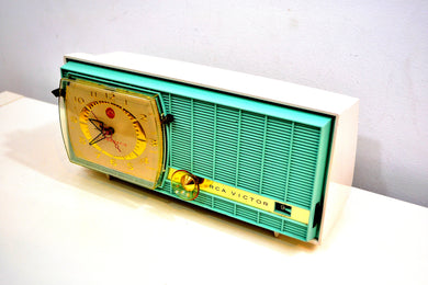 Turquoise and White Retro Jetsons Vintage 1957 RCA Victor Model C-3HE AM Vacuum Tube Radio