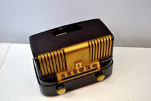 画像をギャラリービューアに読み込む, SOLD! - June 29, 2019 - &quot;THE MODERNE&quot; 1949 Emerson Model 561A Brown Bakelite AM Tube Radio Golden Age Beauty in Pristine Condition! - [product_type} - Emerson - Retro Radio Farm