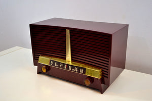 売れました！ - 2019 年 12 月 16 日 - バーガンディ 1955 ウェスチングハウス H-436T5 AM チューブ レトロ ラジオ 非常に甘いサウンド!