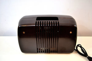 SOLD! - Sept 23, 2019 - Walnut Bakelite Vintage 1949 Philco Model 49-505 AM Radio Flawless and Sounds Amazing! - [product_type} - Philco - Retro Radio Farm