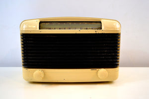 Ivory and Black Bakelite Vintage 1947 Farnsworth Model ET-061 AM Shortwave Radio Sounds Great! - [product_type} - Philco - Retro Radio Farm