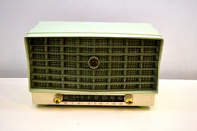 画像をギャラリービューアに読み込む, SOLD! - Oct 1, 2019 - &quot;The Glendon&quot; Mint Green Vintage 1953 RCA Victor 6-XD-5C Tube Radio Excellent Condition Works Great! - [product_type} - RCA Victor - Retro Radio Farm