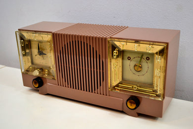 Mauve Tan Mid Century 1952 Automatic Radio Mfg Model 4-A-127 Tube AM Radio Cool Model!