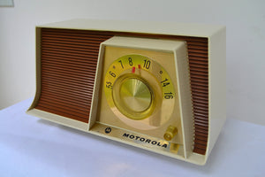 SOLD! - Jan. 11, 2019 - Tan and White Mid Century Retro 1962 Motorola A17W29 Tube AM Radio Cool Model Near Mint! - [product_type} - Motorola - Retro Radio Farm