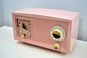売れました！ - 2019.12.17 - ペタル ピンク ヴィンテージ 1959 ゼネラル エレクトリック モデル C-400A チューブ ラジオ、珍しいピンクの文字盤です。