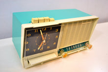 Charger l&#39;image dans la galerie, SOLD! - Sept 17, 2019 - Aqua and White Mid Century Vintage 1960 General Electric C-451B AM Tube Clock Radio Wow! - [product_type} - General Electric - Retro Radio Farm