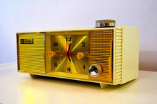 Charger l&#39;image dans la galerie, SOLD! - Dec 10, 2019 - Grecian Ivory and Gold 1965 Penncrest Model 3625 AM Tube Clock Radio Works Great Looks Great! - [product_type} - Penncrest - Retro Radio Farm
