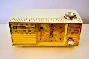 SOLD! - Dec 10, 2019 - Grecian Ivory and Gold 1965 Penncrest Model 3625 AM Tube Clock Radio Works Great Looks Great! - [product_type} - Penncrest - Retro Radio Farm