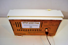 Charger l&#39;image dans la galerie, Pure White 1965 Zenith Model X174W AM Tube Clock Radio Works Great! - [product_type} - Zenith - Retro Radio Farm