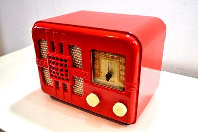 SOLD! - Oct 9, 2019 - Cross Red 1946 Lyric Model 546T Bakelite AM Tube Radio Post War Crooner It Gleams!