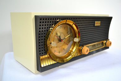 SOLD! - July 8, 2019 - Black and White Mid Century Retro 1959-1961 Travler C230 Tube AM Clock Radio Rare Color Combo!