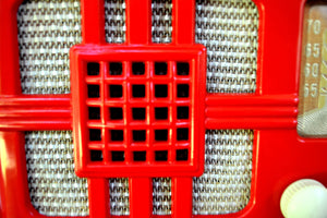 SOLD! - Oct 9, 2019 - Cross Red 1946 Lyric Model 546T Bakelite AM Tube Radio Post War Crooner It Gleams! - [product_type} - Lyric - Retro Radio Farm