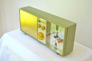 SOLD! - Dec. 6, 2018 - Eldorado Avocado Green 1962 Emerson Lifetimer II Model G1705 Tube AM Clock Radio