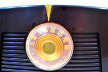 Load image into Gallery viewer, SOLD! - Aug 10, 2019 - BLUETOOTH MP3 Ready - Vintage 1949 RCA Victor Model 8X541 AM Tube Radio Popular Model In Its Day! - [product_type} - RCA Victor - Retro Radio Farm