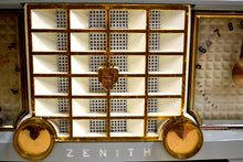 画像をギャラリービューアに読み込む, SOLD! - Sept 29, 2019 - Hull Grey 1955 Zenith Super Deluxe Model R623G AM Tube Radio Bells and Whistles! - [product_type} - Zenith - Retro Radio Farm