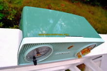 画像をギャラリービューアに読み込む, SOLD! - Oct 8, 2017 - BLUETOOTH MP3 Ready - SPRUCE Green Mid Century Retro 1959 Zenith Model B514F Tube AM Clock Radio Sounds Great! - [product_type} - Zenith - Retro Radio Farm