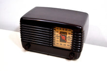 Load image into Gallery viewer, SOLD! - Sept 25, 2019 - Marbled Brown Bakelite Vintage 1946 Philco Transitone 46-200 AM Radio Drop Dead Mint! - [product_type} - Philco - Retro Radio Farm
