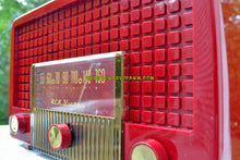 画像をギャラリービューアに読み込む, SOLD! - Sept 26, 2017 - CRANBERRY RED Mid Century Retro Vintage 1955 RCA Victor Model 5X-564 AM Tube Radio Great Sounding! - [product_type} - RCA Victor - Retro Radio Farm