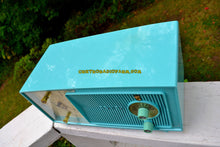 Charger l&#39;image dans la galerie, SOLD! - Nov 4, 2017 - TURQUOISE BEAUTY Mid Century Jetsons 1959 Zenith Model E514B Tube AM Clock Radio Pristine Condition! - [product_type} - Zenith - Retro Radio Farm