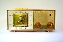 Charger l&#39;image dans la galerie, SOLD! - Nov 27, 2018 - Paris Pink 1960 Bulova Model 190 Tube AM Clock Radio - [product_type} - Bulova - Retro Radio Farm