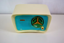 画像をギャラリービューアに読み込む, SOLD! - October 31, 2018 - Turquoise and White 1959 Travler Model T-204 AM Tube Radio Cute As A Button! - [product_type} - Travler - Retro Radio Farm