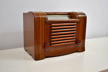 Charger l&#39;image dans la galerie, SOLD! - Dec 2, 2019 - Golden Age 1945 Sonora RB-207 AM Tube Radio Curvaceous Wooden Beauty! - [product_type} - Sonora - Retro Radio Farm