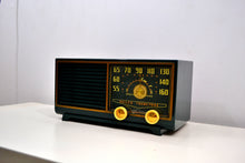 Charger l&#39;image dans la galerie, SOLD! - Oct 26, 2019 - Hunter Green 1953 Philco Model 53-562 Transitone AM Radio with Civil Service and Sounds Great! - [product_type} - Philco - Retro Radio Farm