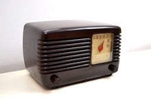 画像をギャラリービューアに読み込む, SOLD! - Oct. 30, 2019 - Art Deco Brown Bakelite Vintage 1946 Philco Transitone 46-200 AM Radio Popular Design Back In Its Day and Today! - [product_type} - Philco - Retro Radio Farm