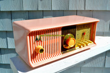 画像をギャラリービューアに読み込む, SOLD! - Dec 8, 2017 - MARILYN PINK Mid Century Vintage Retro 1956 Motorola 56CD Tube AM Clock Radio Real Looker! - [product_type} - Motorola - Retro Radio Farm