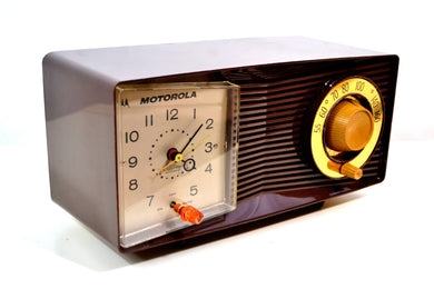 SOLD! - Feb 21, 2019 - Mocha Brown Motorola Model C1N3 Tube AM Clock Radio