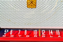 Charger l&#39;image dans la galerie, SOLD! - Nov 16, 2017 - CIMARRON RED Dashboard Retro Jetsons 1953 Motorola 53H Tube AM Radio Mint Condition! - [product_type} - Motorola - Retro Radio Farm