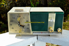 画像をギャラリービューアに読み込む, SOLD! - Nov 3, 2017 - HUNTER GREEN Gorgeous Mid Century Vintage Motorola C11G Clock Radio 1959 Tube AM Clock Radio Totally Restored! - [product_type} - Motorola - Retro Radio Farm