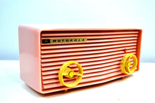 画像をギャラリービューアに読み込む, SOLD! - Aug 16, 2019 - Powder Pink 1957 Motorola 57R Tube AM Antique Radio Real Cutie! - [product_type} - Motorola - Retro Radio Farm