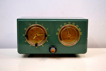 Charger l&#39;image dans la galerie, SOLD! -Nov 22, 2019 - Mariner Green 1954 General Electric Model 566 Retro AM Clock Radio Porthole Design Sounds Great! - [product_type} - General Electric - Retro Radio Farm