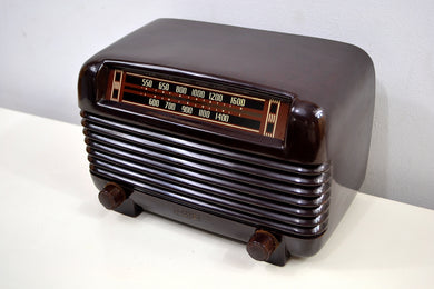 売れました！ - 2019 年 11 月 18 日 - 大理石渦巻きブラウン ベークライト ヴィンテージ 1948 フィルコ モデル 48-250 AM ラジオのサウンドは素晴らしいです。