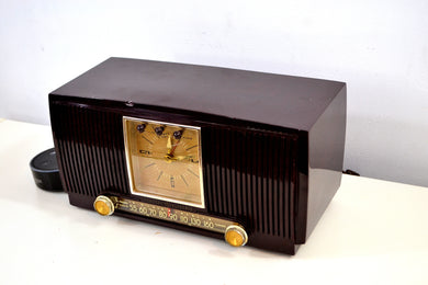 売れました！ - 2018 年 12 月 3 日 - スマート スピーカー対応 エレガントな 1955 ゼネラル エレクトリック モデル 551 ビンテージ AM クロック ラジオ