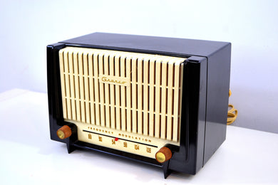 売れました！ - 2018 年 11 月 7 日 - 白黒 1955 グランコ モデル 7TAF FM 管アンティーク ラジオ レアで音も素晴らしい！
