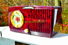 Charger l&#39;image dans la galerie, SOLD! - Nov 19, 2017 - BROWN MARBLED Golden Age Art Deco 1952 General Electric Model 515F AM Tube Clock Radio Totally Restored! - [product_type} - General Electric - Retro Radio Farm