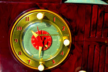 画像をギャラリービューアに読み込む, SOLD! - Nov 19, 2017 - BROWN MARBLED Golden Age Art Deco 1952 General Electric Model 515F AM Tube Clock Radio Totally Restored! - [product_type} - General Electric - Retro Radio Farm