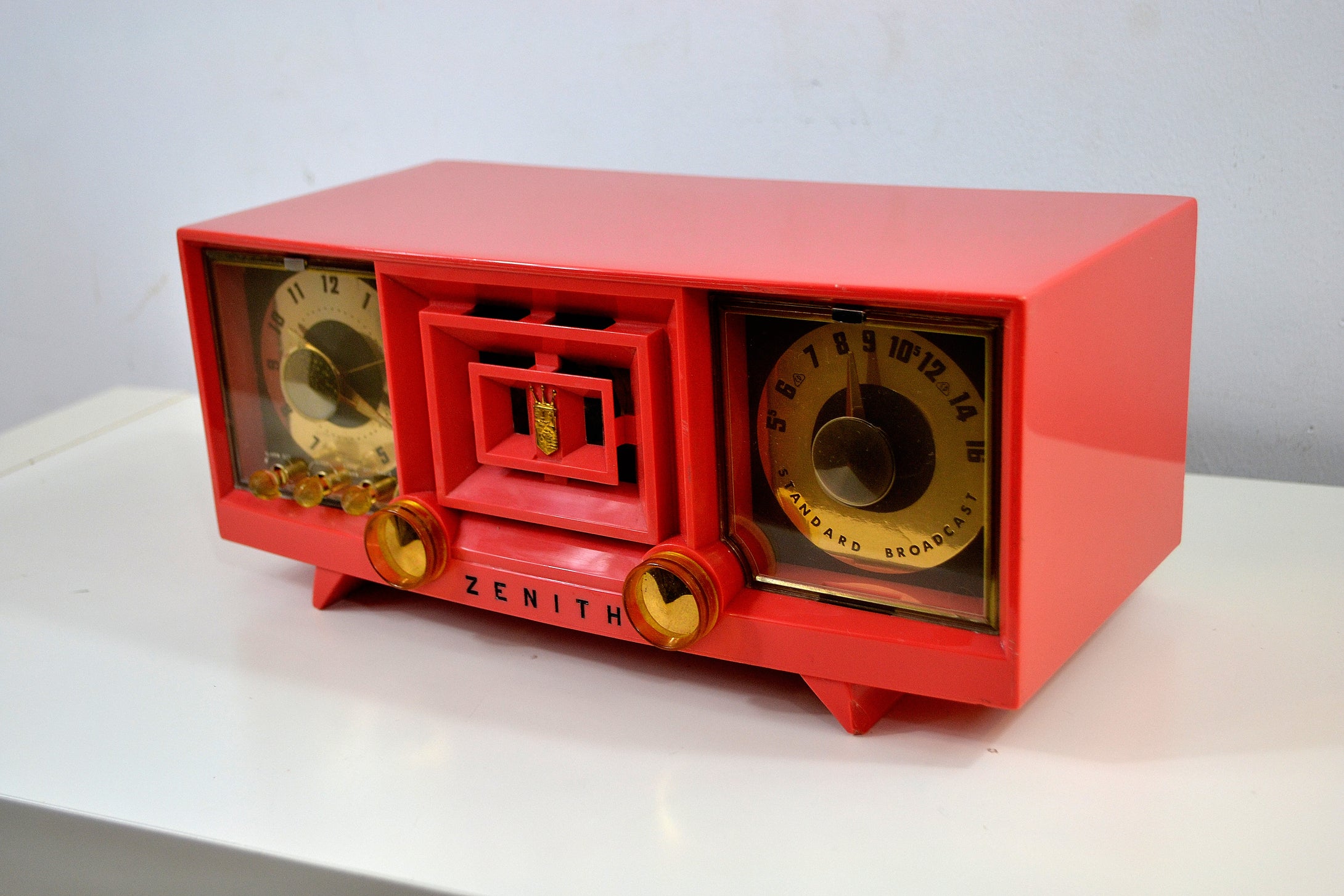 SOLD! - Dec 7, 2018 - Hot Pink Vintage 1955 Zenith R519V AM Tube Clock Radio Works and Looks Great! - [product_type} - Zenith - Retro Radio Farm