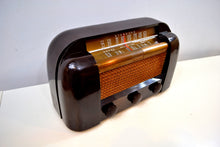 Charger l&#39;image dans la galerie, SOLD! - Nov 30, 2019 - Sienna Brown Bakelite 1946 RCA Victor 66X1 AM Shortwave Tube Radio Excellent Condition Works Great! - [product_type} - RCA Victor - Retro Radio Farm
