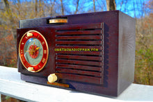 Charger l&#39;image dans la galerie, SOLD! - Nov 27, 2017 - BLUETOOTH MP3 READY - Art Deco 1952 General Electric Model 66 AM Brown Bakelite Tube Clock Radio Totally Restored! - [product_type} - General Electric - Retro Radio Farm