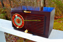 画像をギャラリービューアに読み込む, SOLD! - Nov 27, 2017 - BLUETOOTH MP3 READY - Art Deco 1952 General Electric Model 66 AM Brown Bakelite Tube Clock Radio Totally Restored! - [product_type} - General Electric - Retro Radio Farm